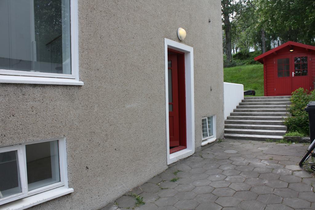 Brekkugata 33 Guesthouse Акурейрі Екстер'єр фото